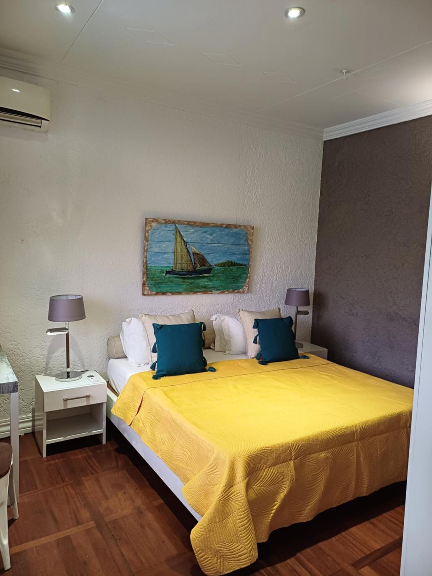 Bed and Breakfast Explora Prestige Блу-Бэй Экстерьер фото